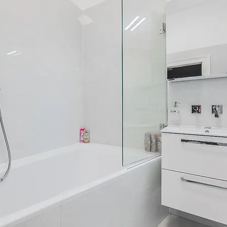 펜션 Private Room, Ac, W Kitchen 프라하