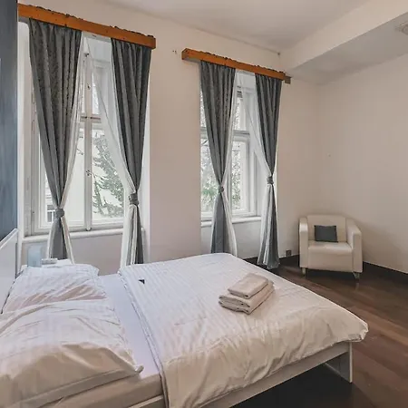 Private Room, Ac, W Kitchen *