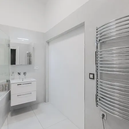 Private Room, Ac, W Kitchen 펜션 *